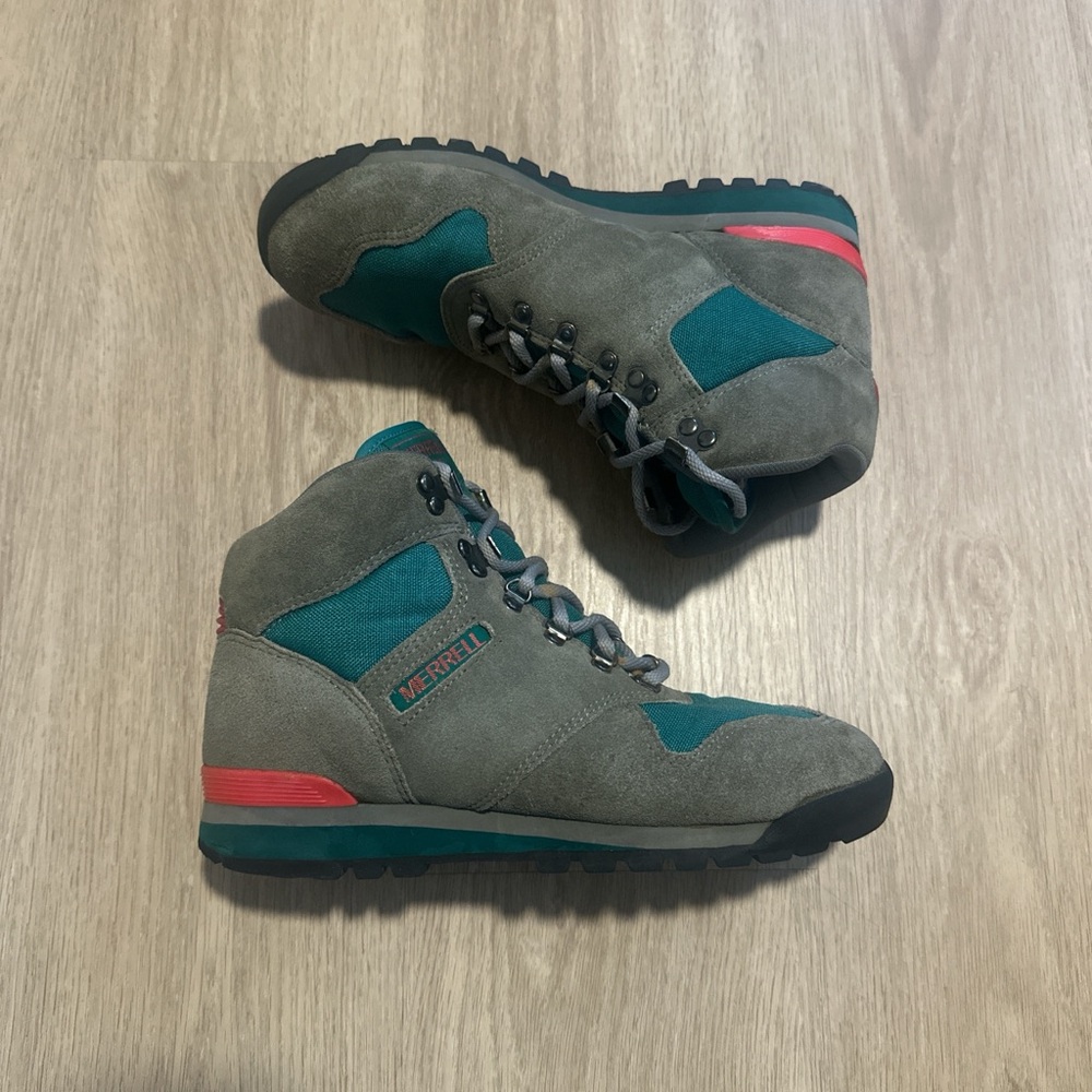 Vintage women’s Merrell hiking boots
